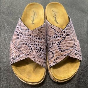 Free People Purple Snake Print Women's Sandals 38 7.5